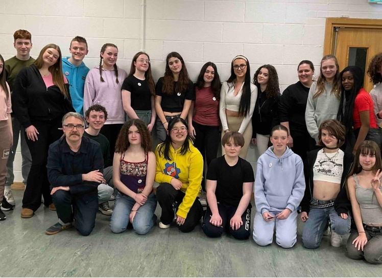 Members of D.15 YT with facilitators Alex Conlon, Eimear Morrissey and Youth Theatre Ireland Deputy Director Alan King. Photo credit: Paula Quinn